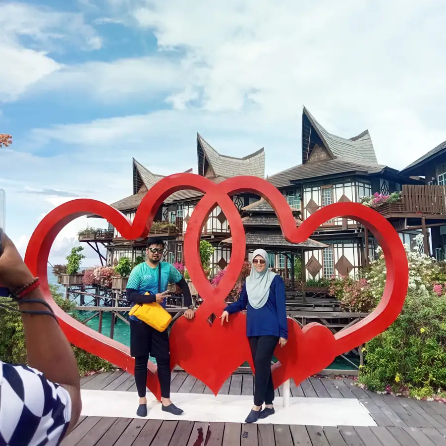 Speedboat island hopping tour near Parapat Water Village Resort heading towards Mabul Island