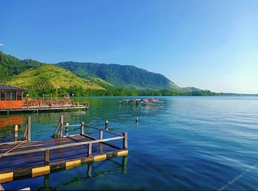 Panoramic sea views and nearby islands from Parapat Water Village Resort, Semporna